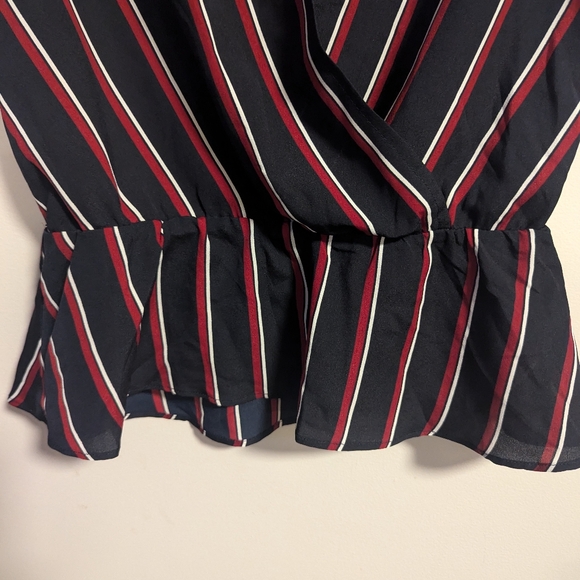 Banana Republic women's sleeveless top XS petite v neck red Stripe w-209 - Picture 2 of 7